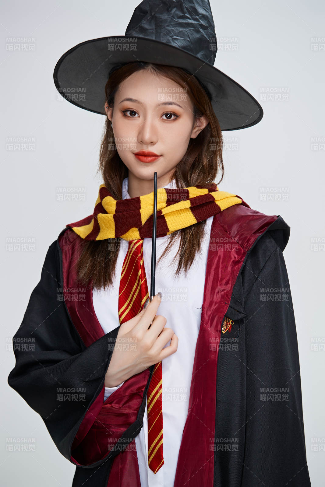 哈利波特角色扮演的亞洲美女