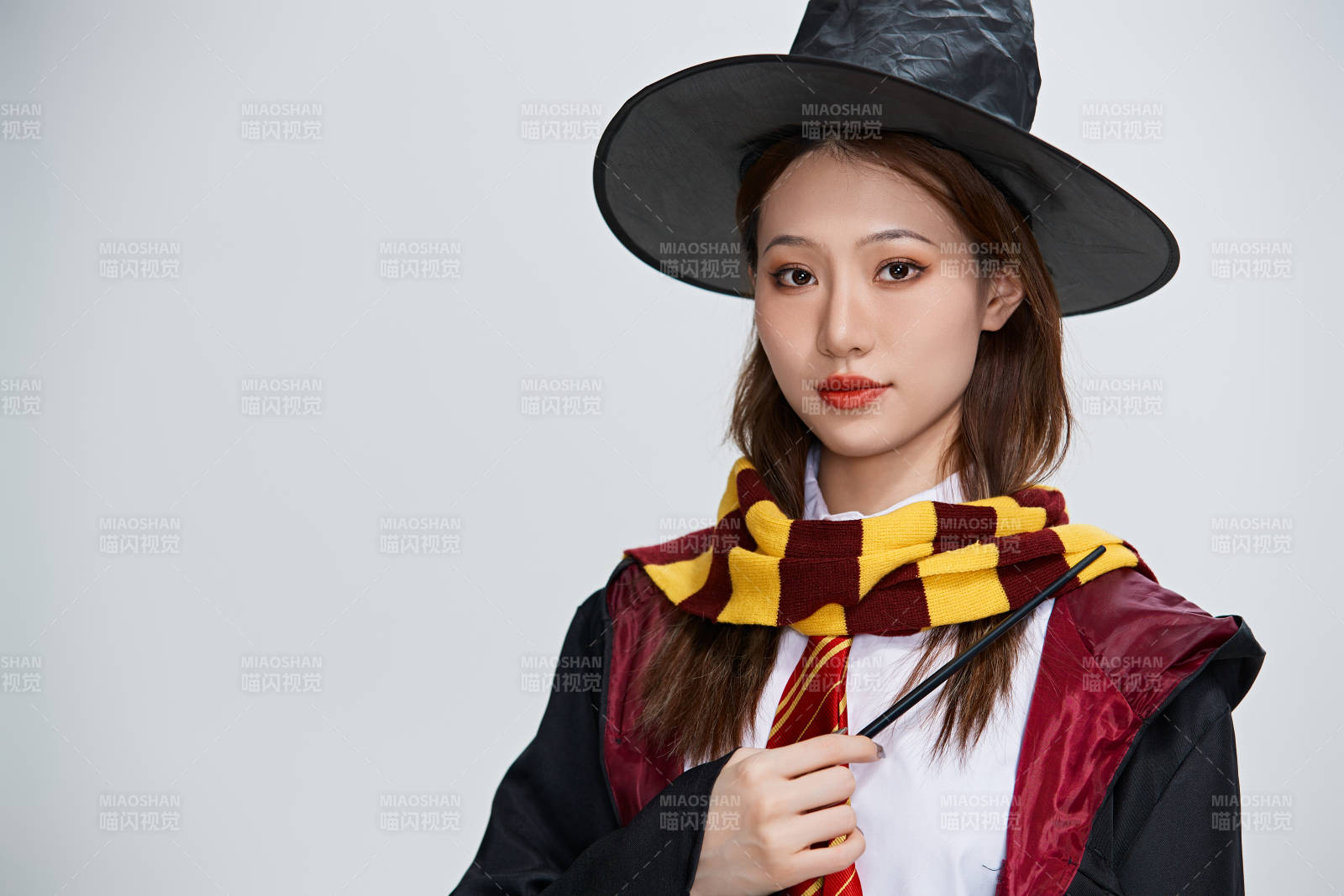 哈利波特角色扮演的亞洲美女