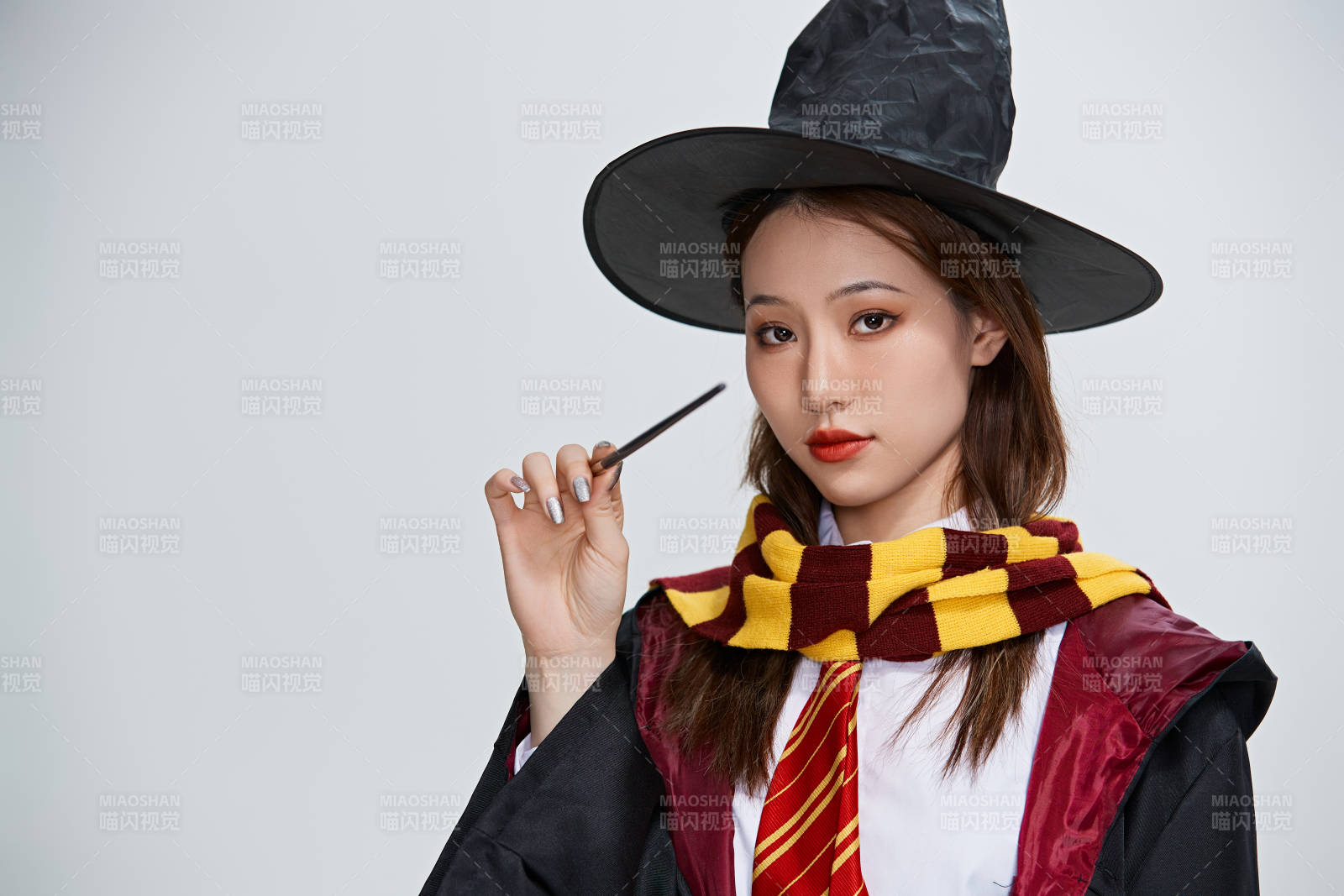 哈利波特角色扮演的亞洲美女