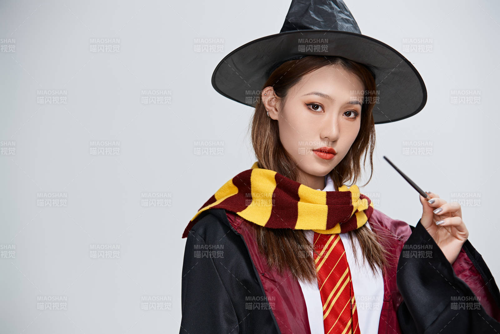 哈利波特角色扮演的亞洲美女