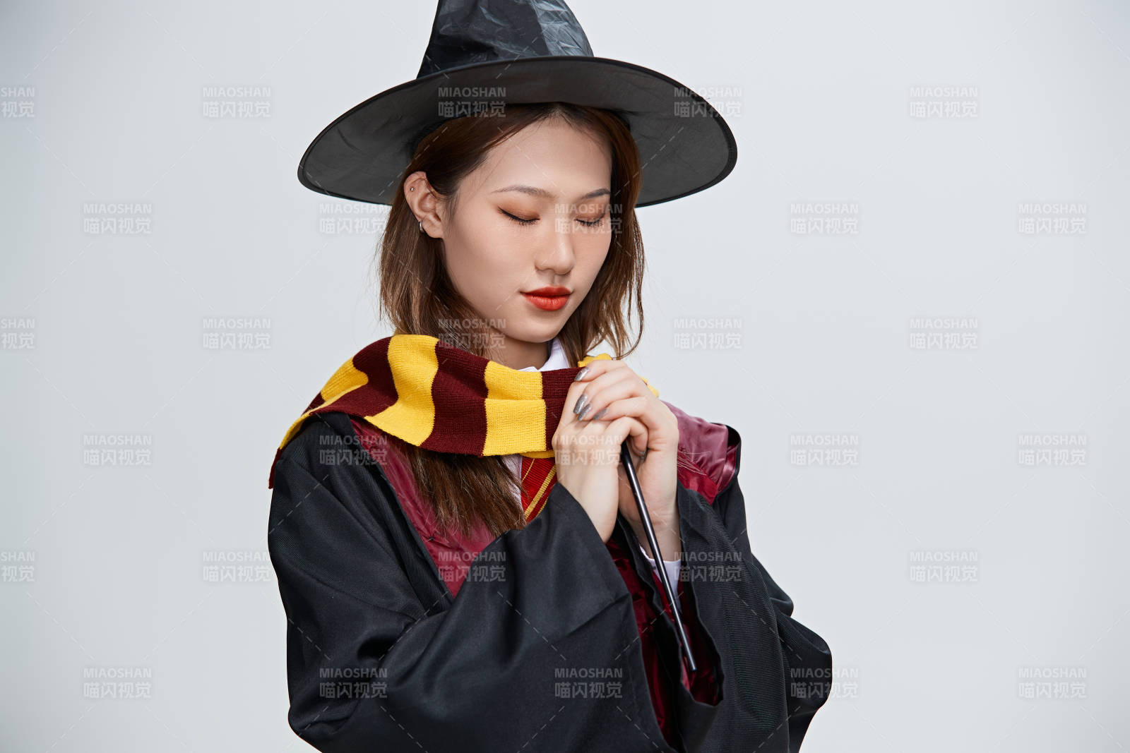 哈利波特角色扮演的亞洲美女