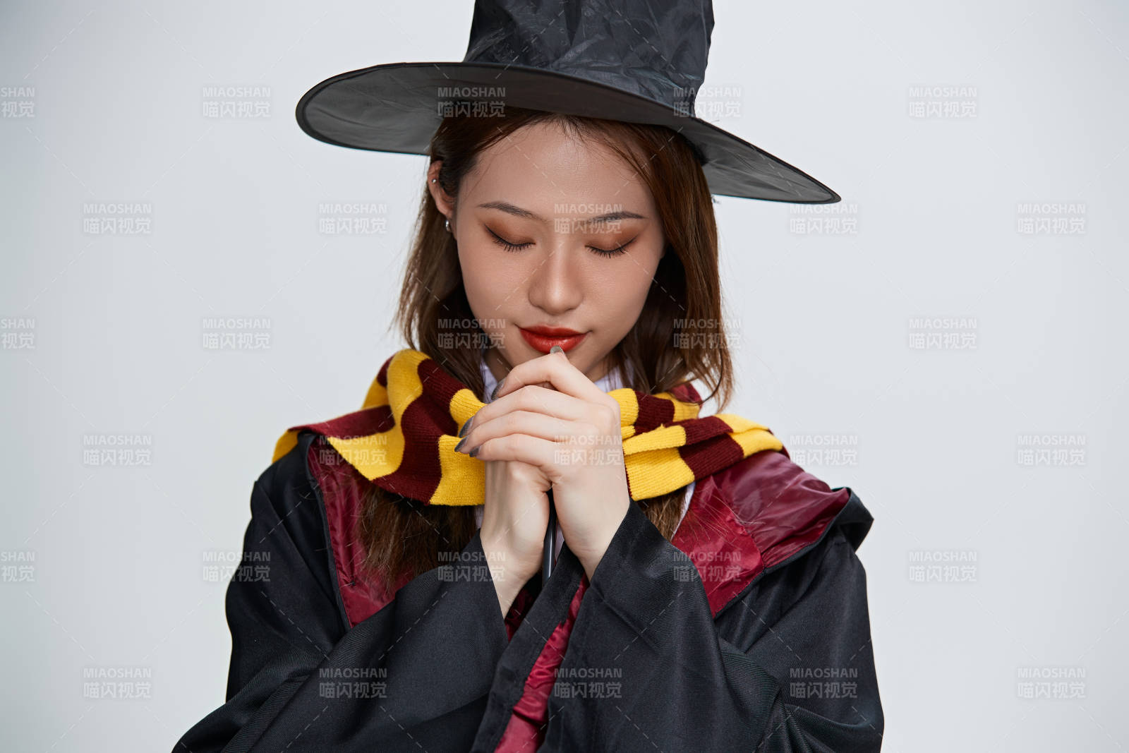 哈利波特角色扮演的亞洲美女