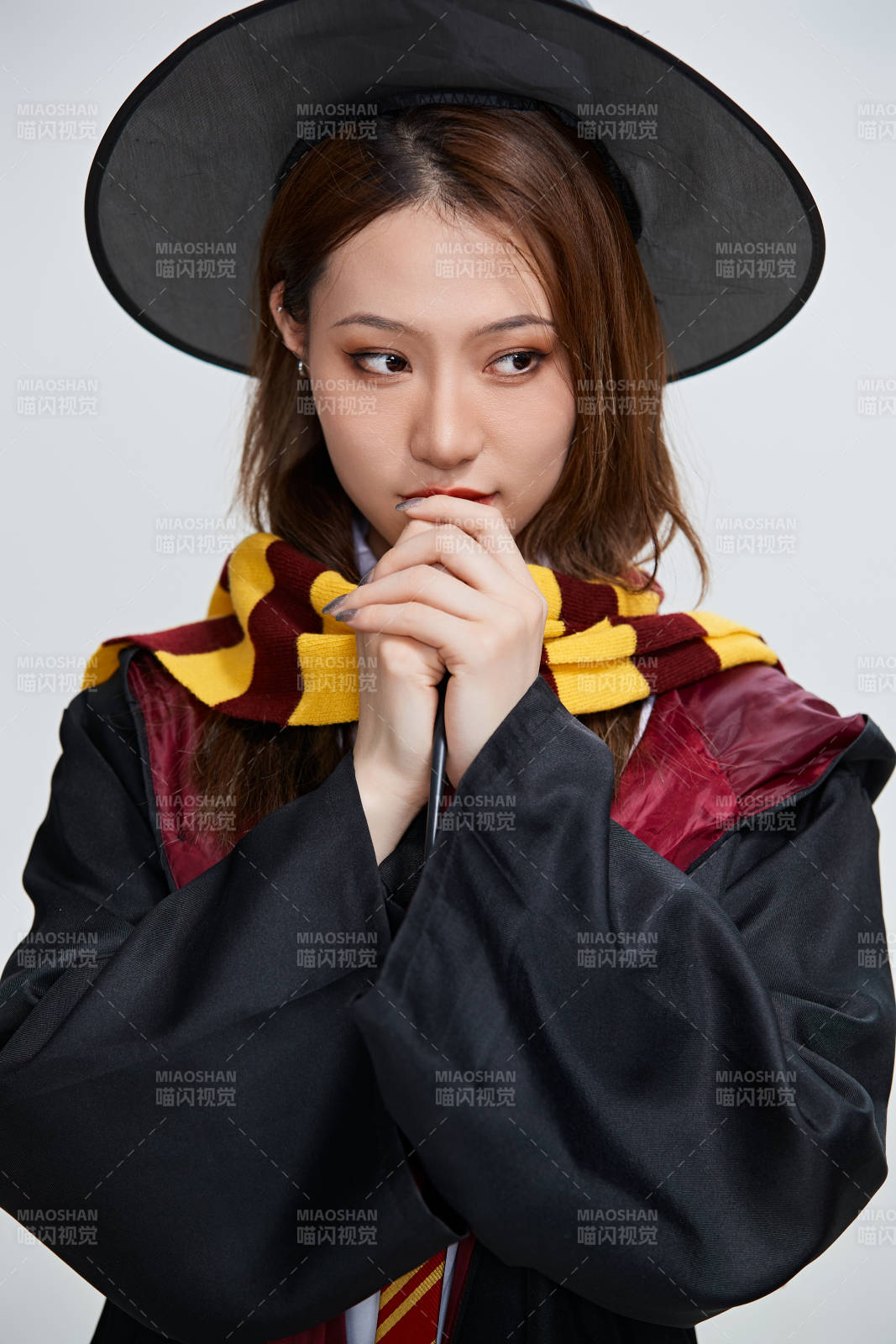 哈利波特角色扮演的亞洲美女