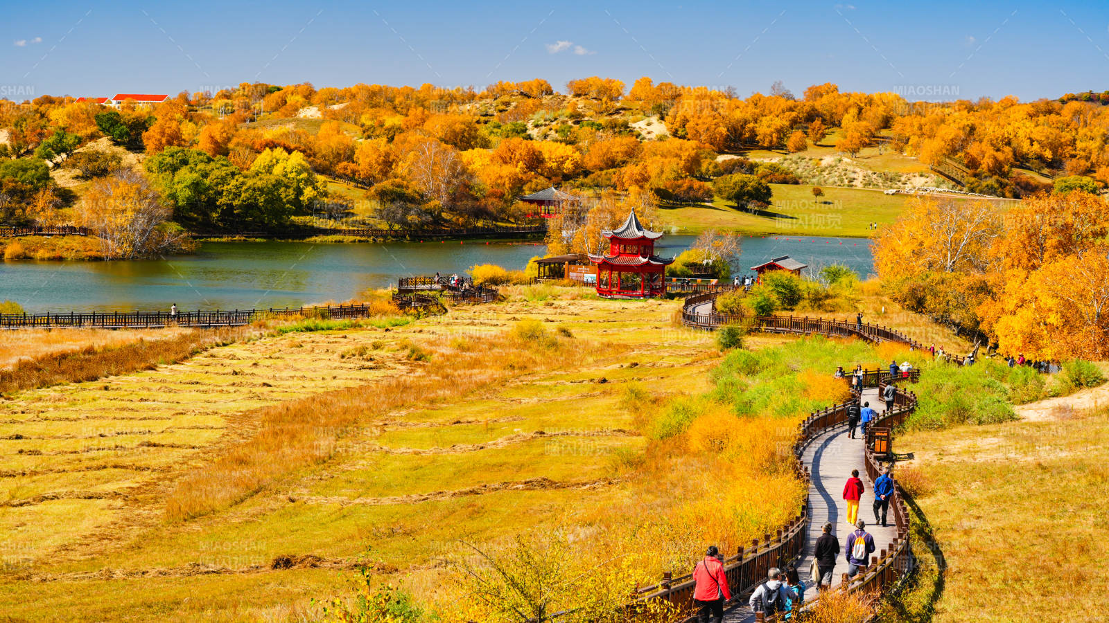 烏蘭布統公主湖秋日美景