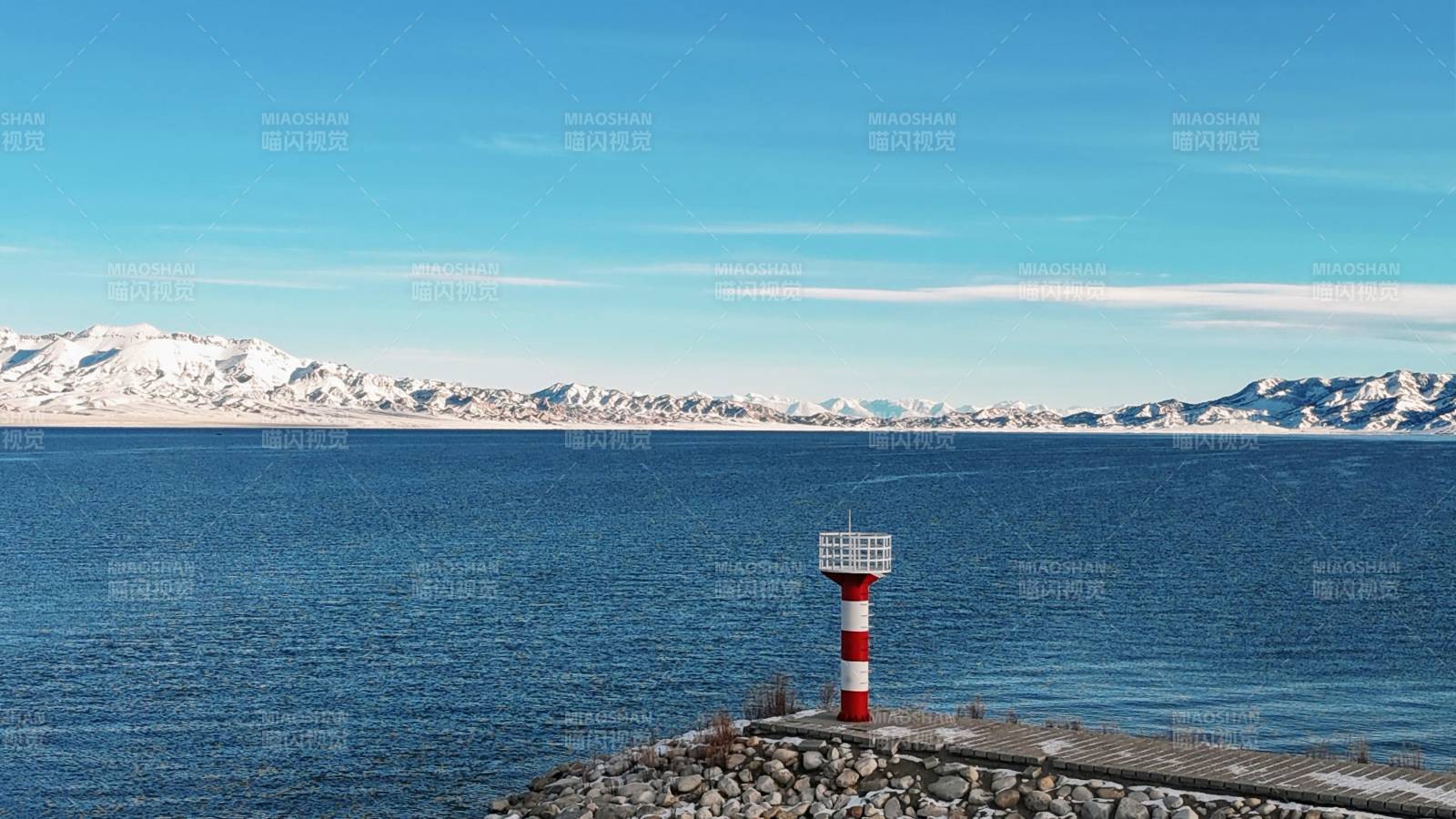 雪峰湖畔燈塔