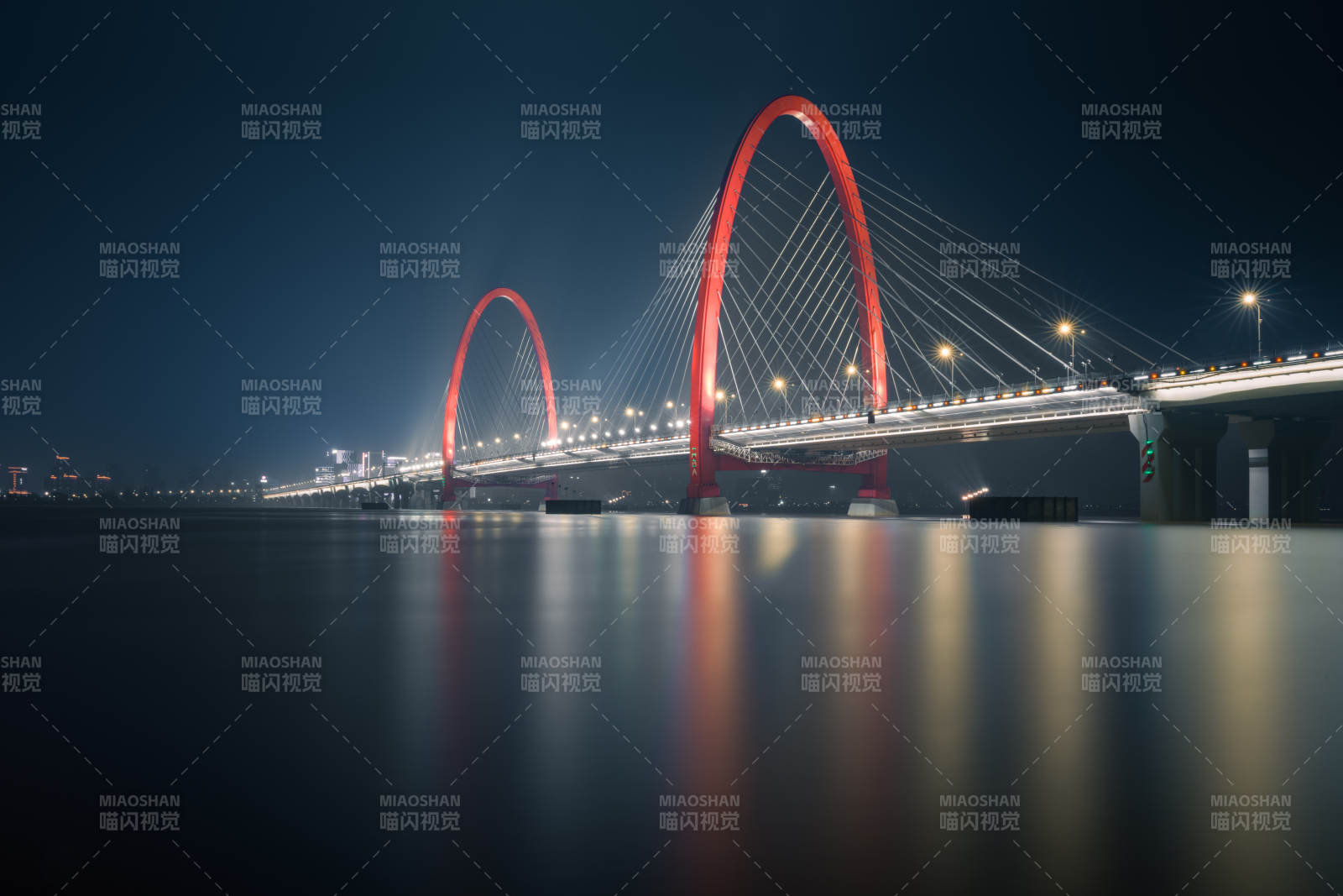 杭州之江大橋夜橋倒影