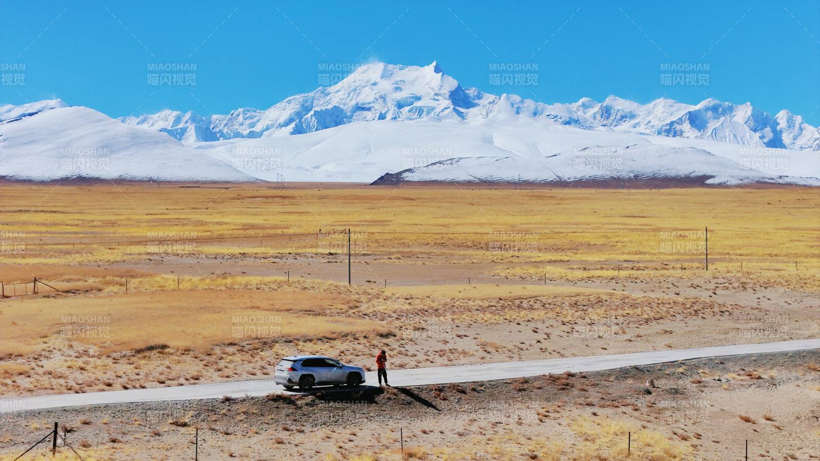 雪山下的公路之旅