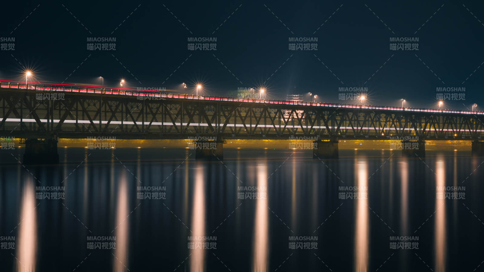 杭州錢塘江大橋夜橋光影