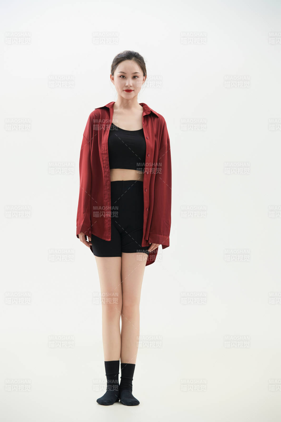 跳現代舞的亞洲舞蹈演員