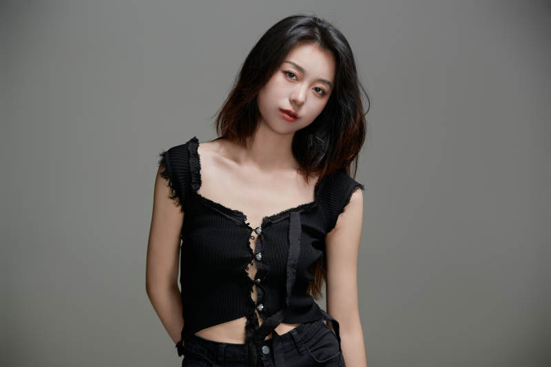 年轻活力亚洲年轻女性形象