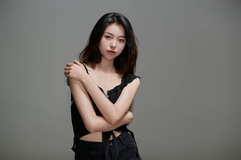 年轻活力亚洲年轻女性形象