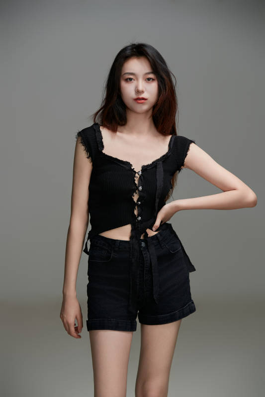 年轻活力亚洲年轻女性形象