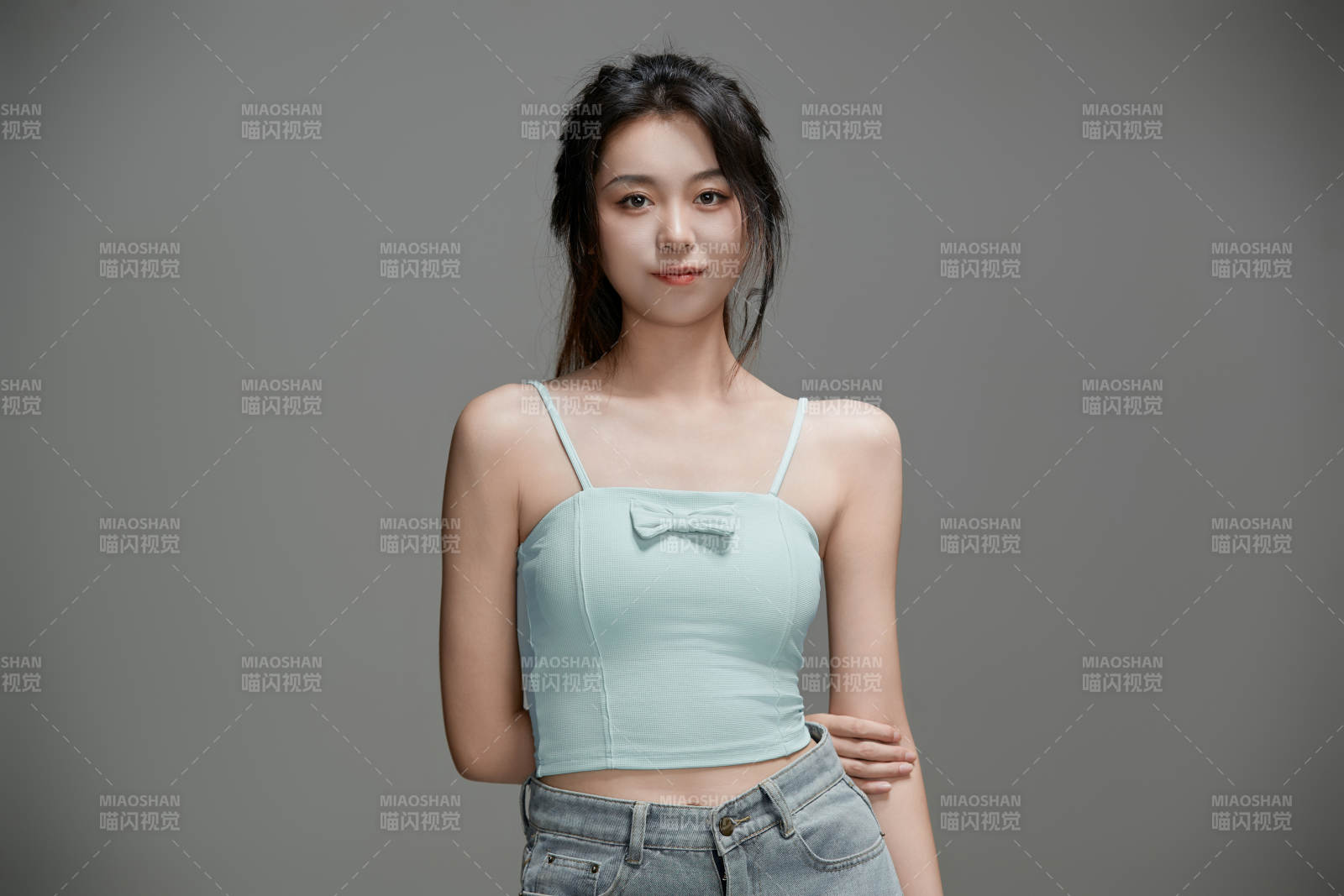 年轻活力亚洲年轻女性形象