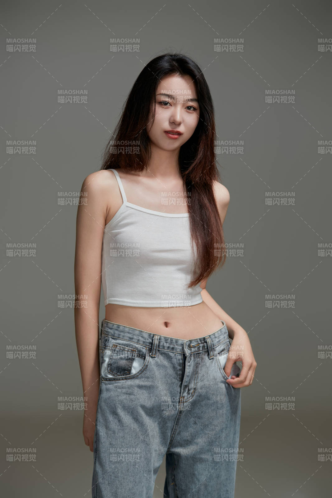 年轻活力亚洲年轻女性形象图片