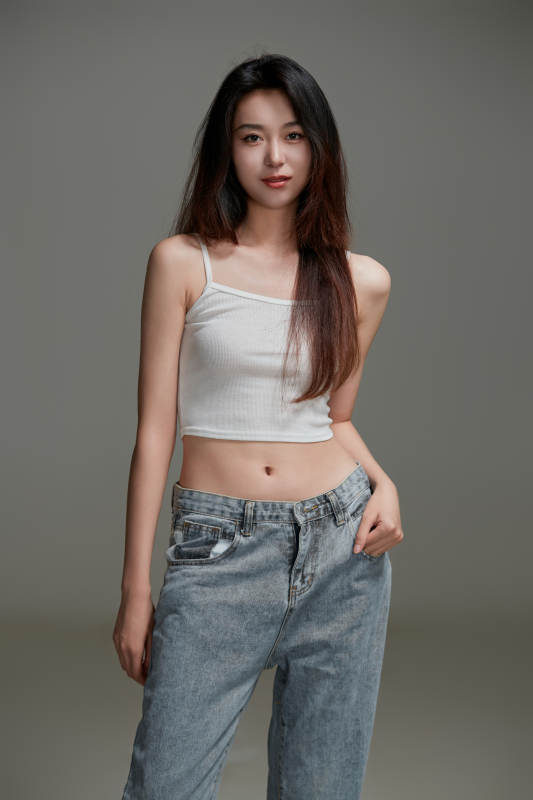 年轻活力亚洲年轻女性形象