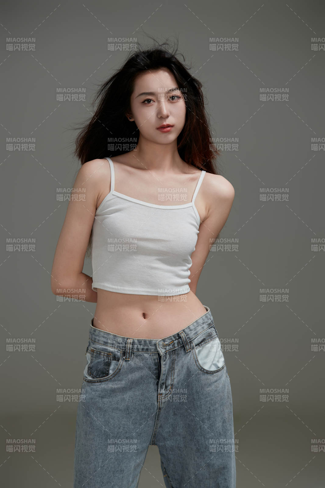 年轻活力亚洲年轻女性形象