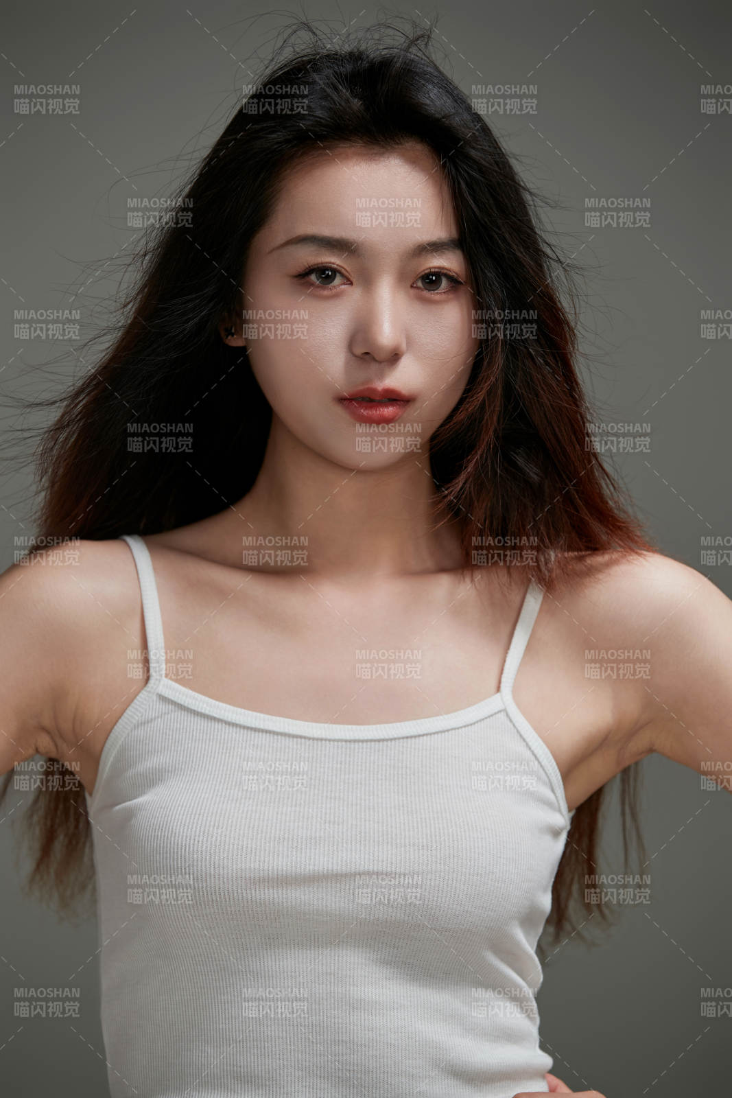 年轻活力亚洲年轻女性形象