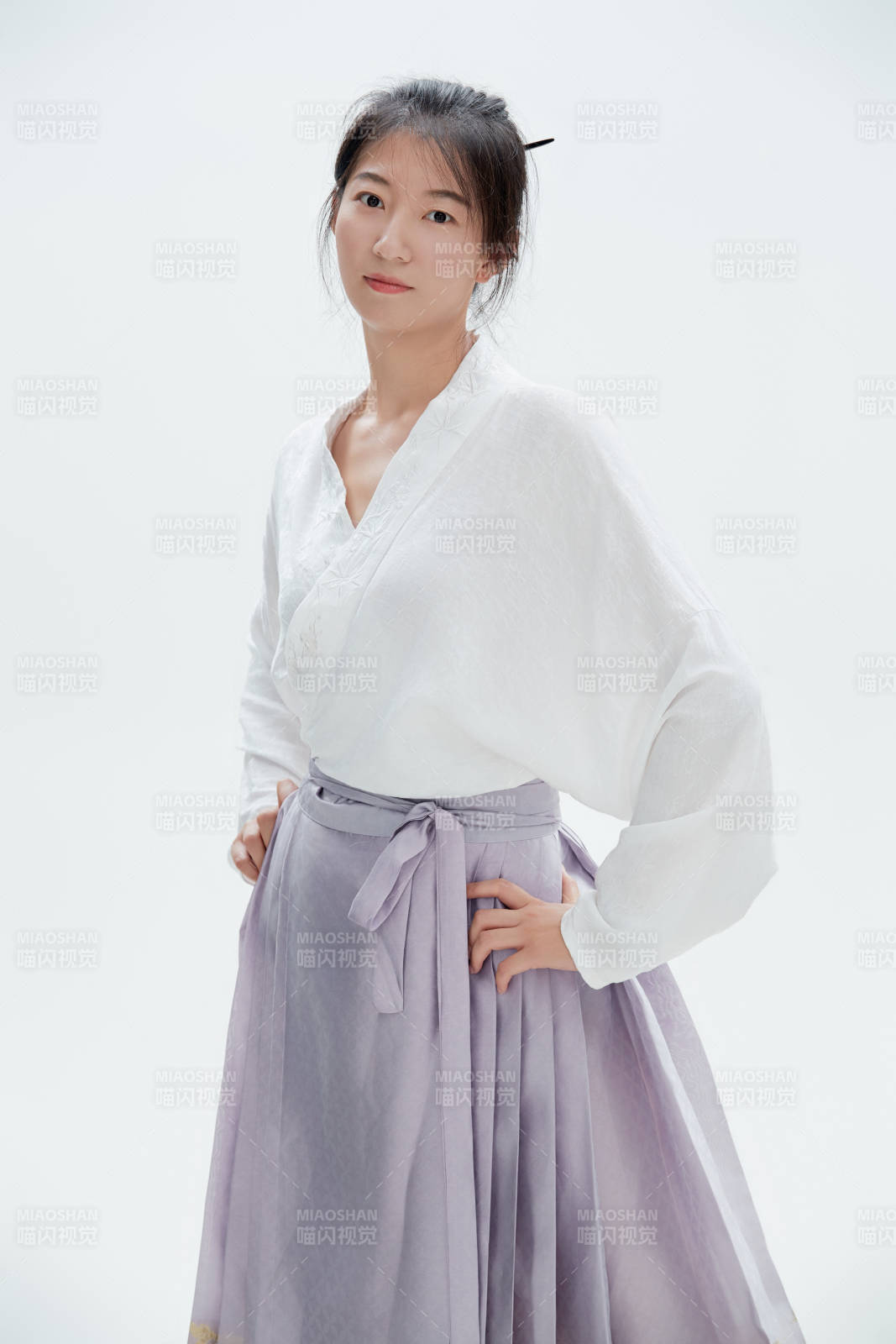 漢服風(fēng)韻人像棚拍漢服女性