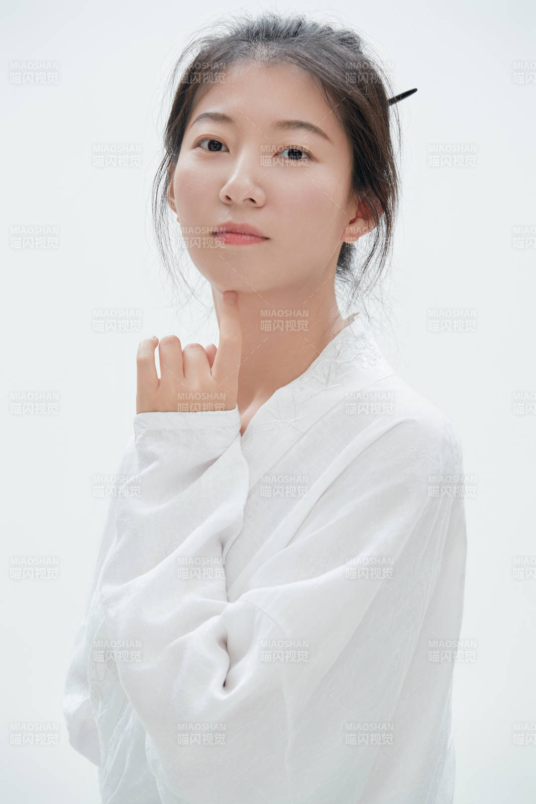 汉服风韵人像棚拍汉服女性图片