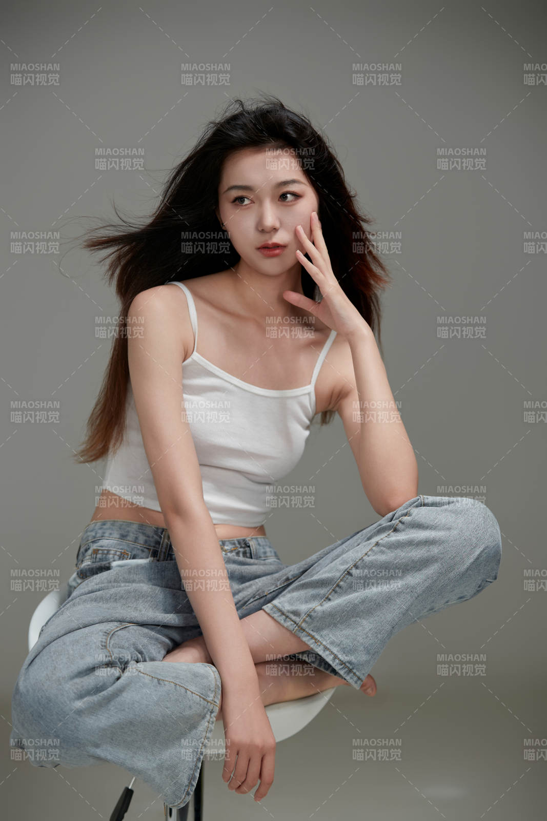 年轻活力亚洲年轻女性形象