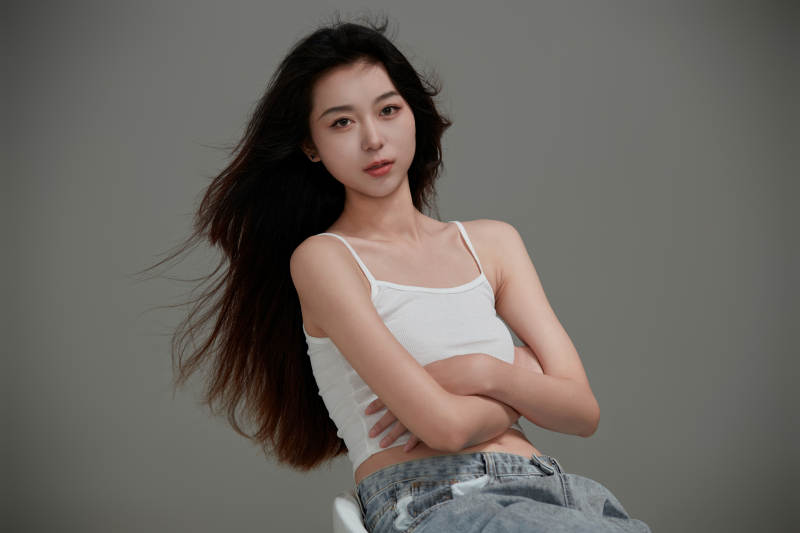 年轻活力亚洲年轻女性形象