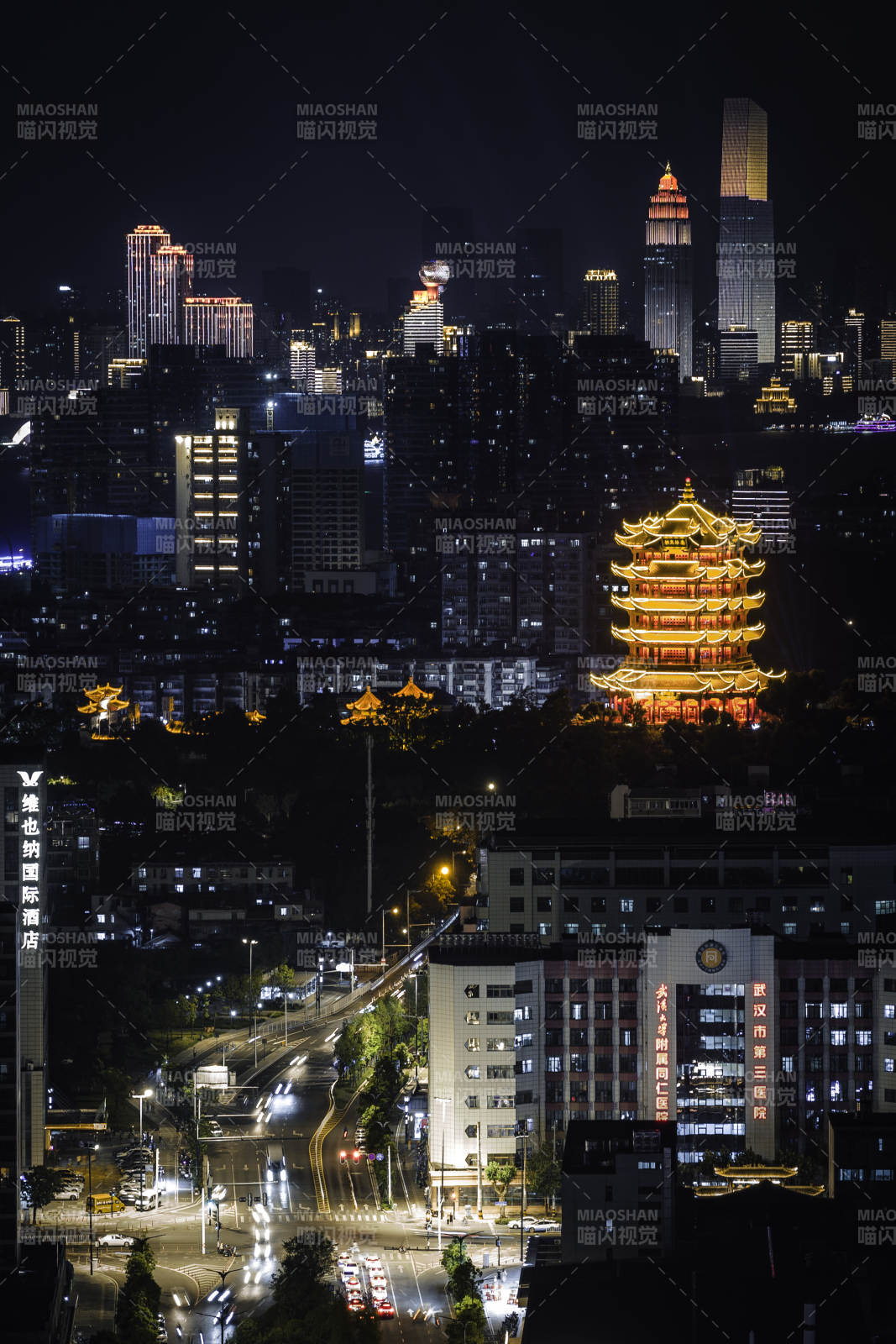 夜幕下的城市燈火