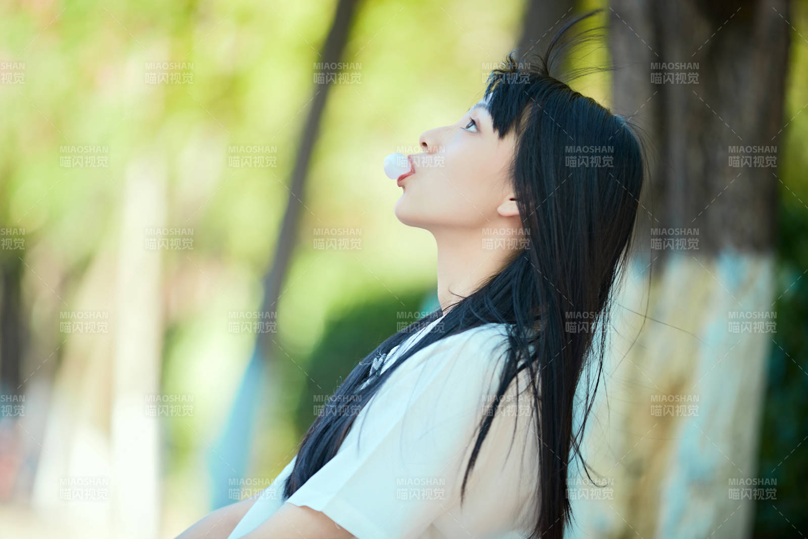 穿著日系JK制服的亞洲少女