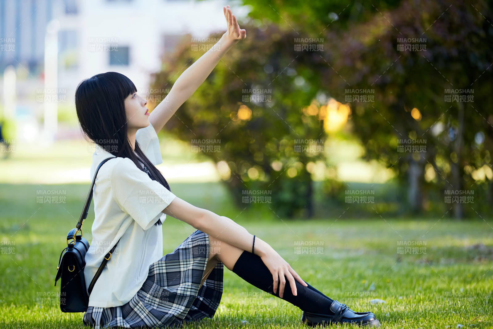 穿著日系JK制服的亞洲少女