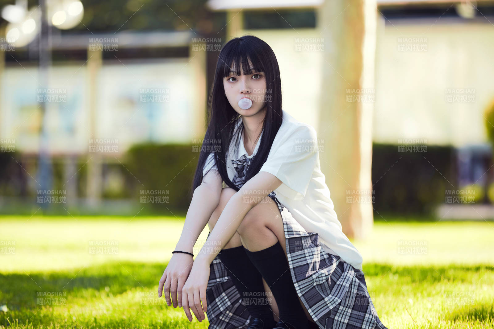 穿著日系JK制服的亞洲少女