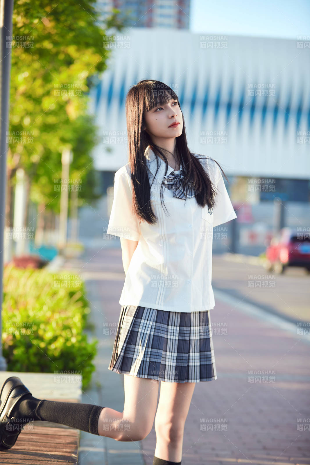 穿著日系JK制服的亞洲少女