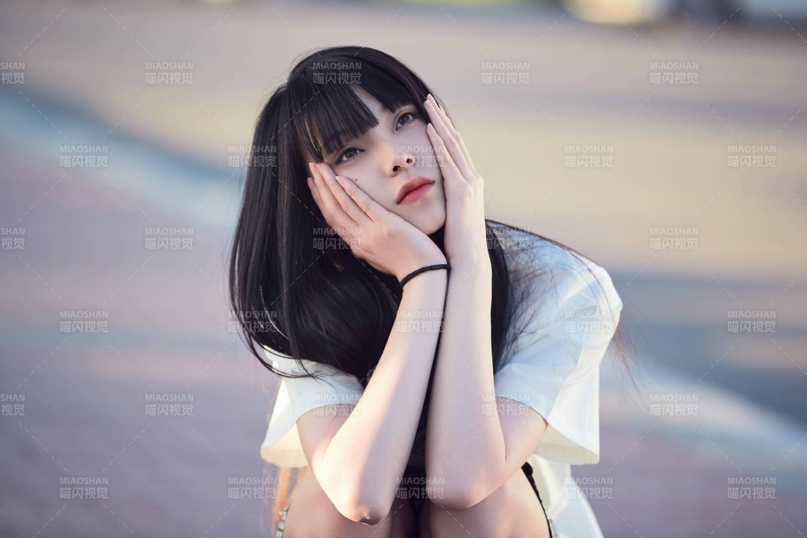 穿著日系JK制服的亞洲少女