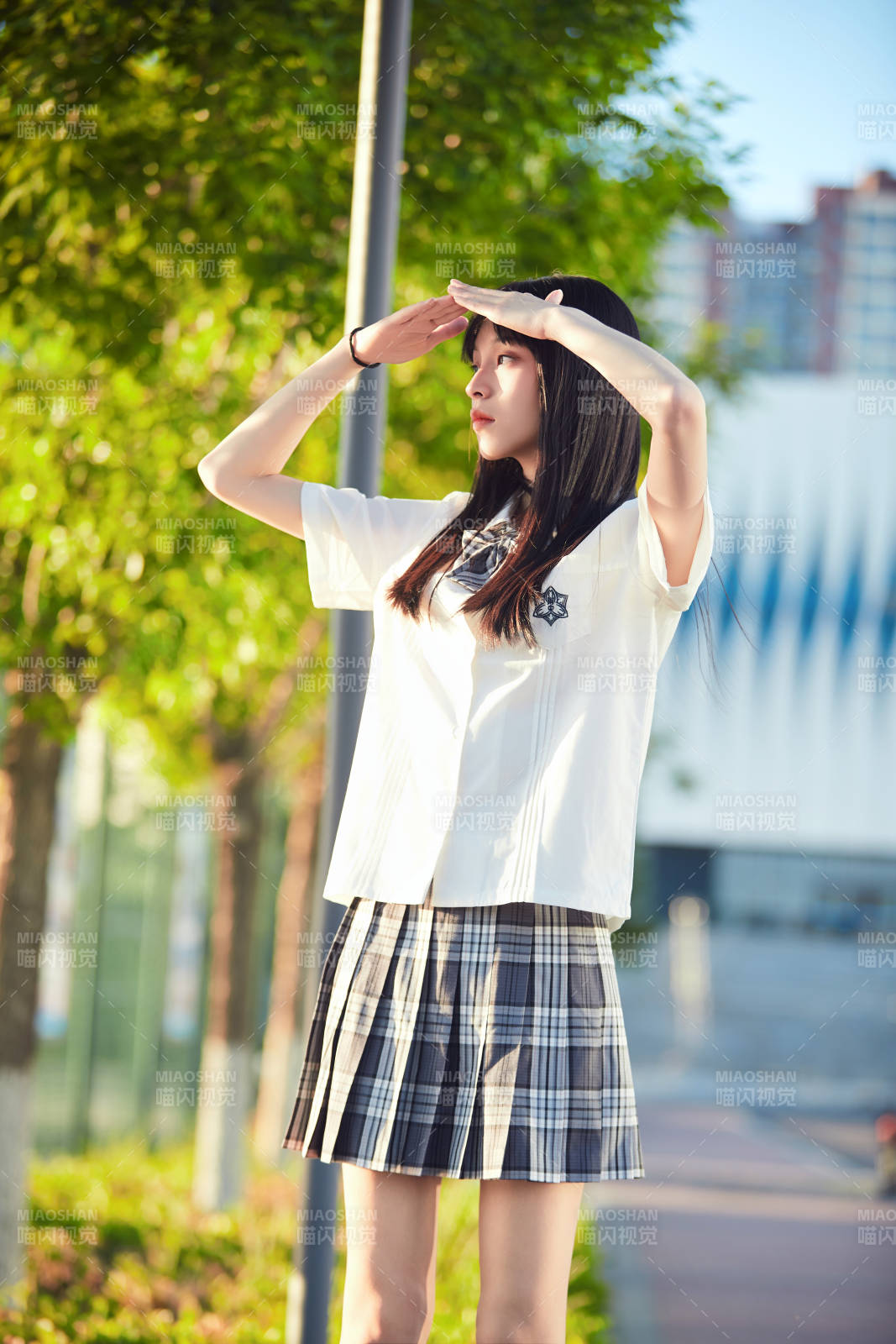 穿著日系JK制服的亞洲少女