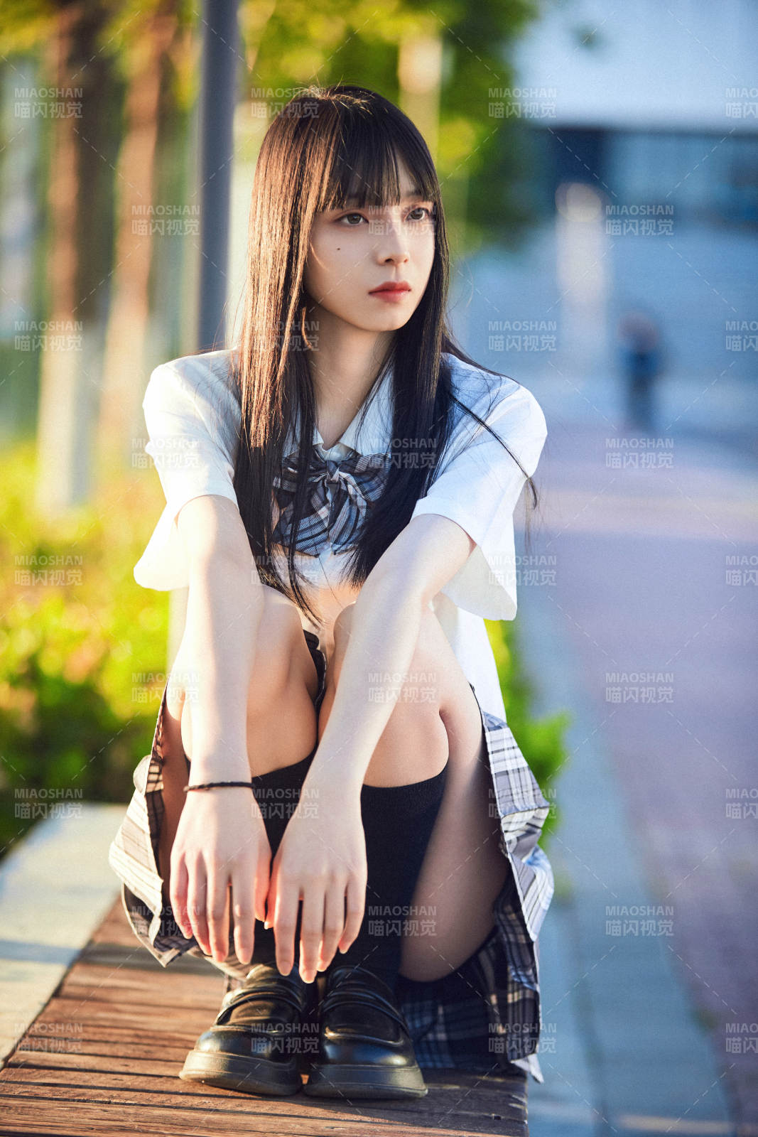 穿著日系JK制服的亞洲少女