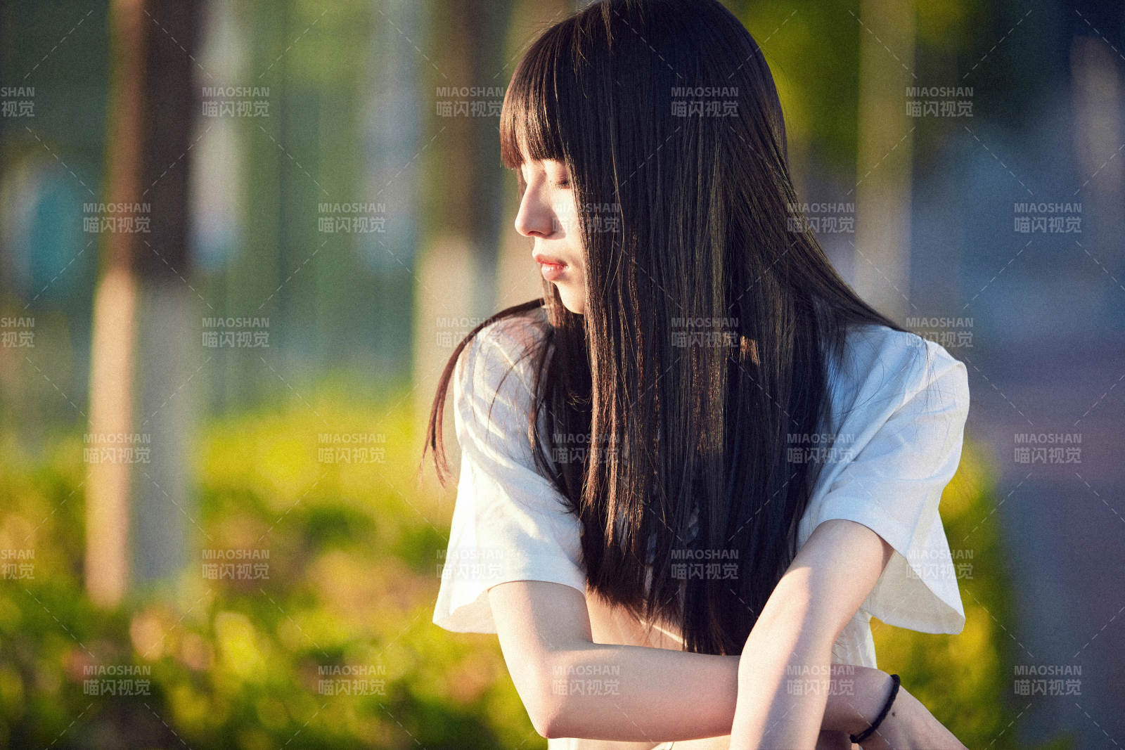 穿著日系JK制服的亞洲少女