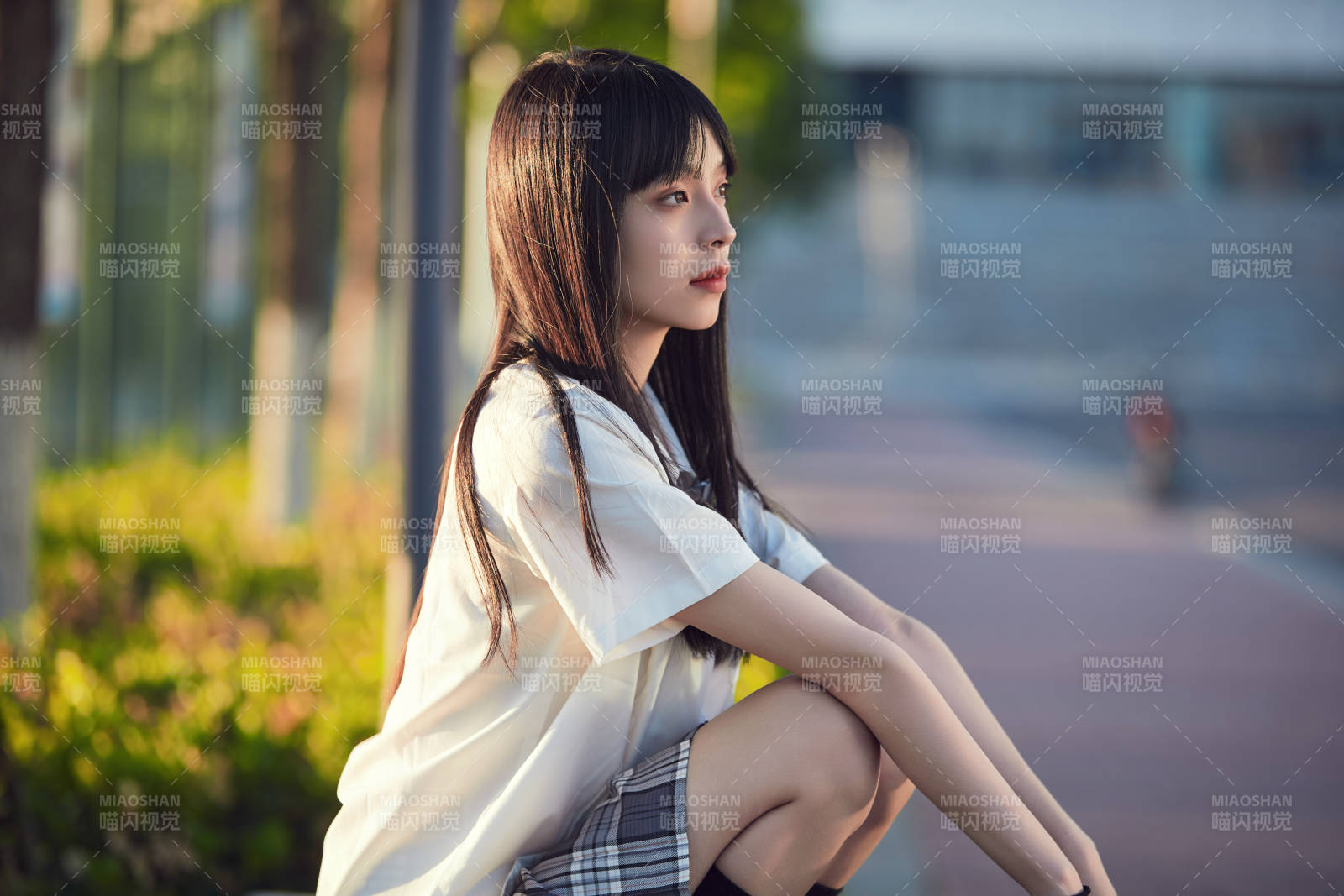 穿著日系JK制服的亞洲少女