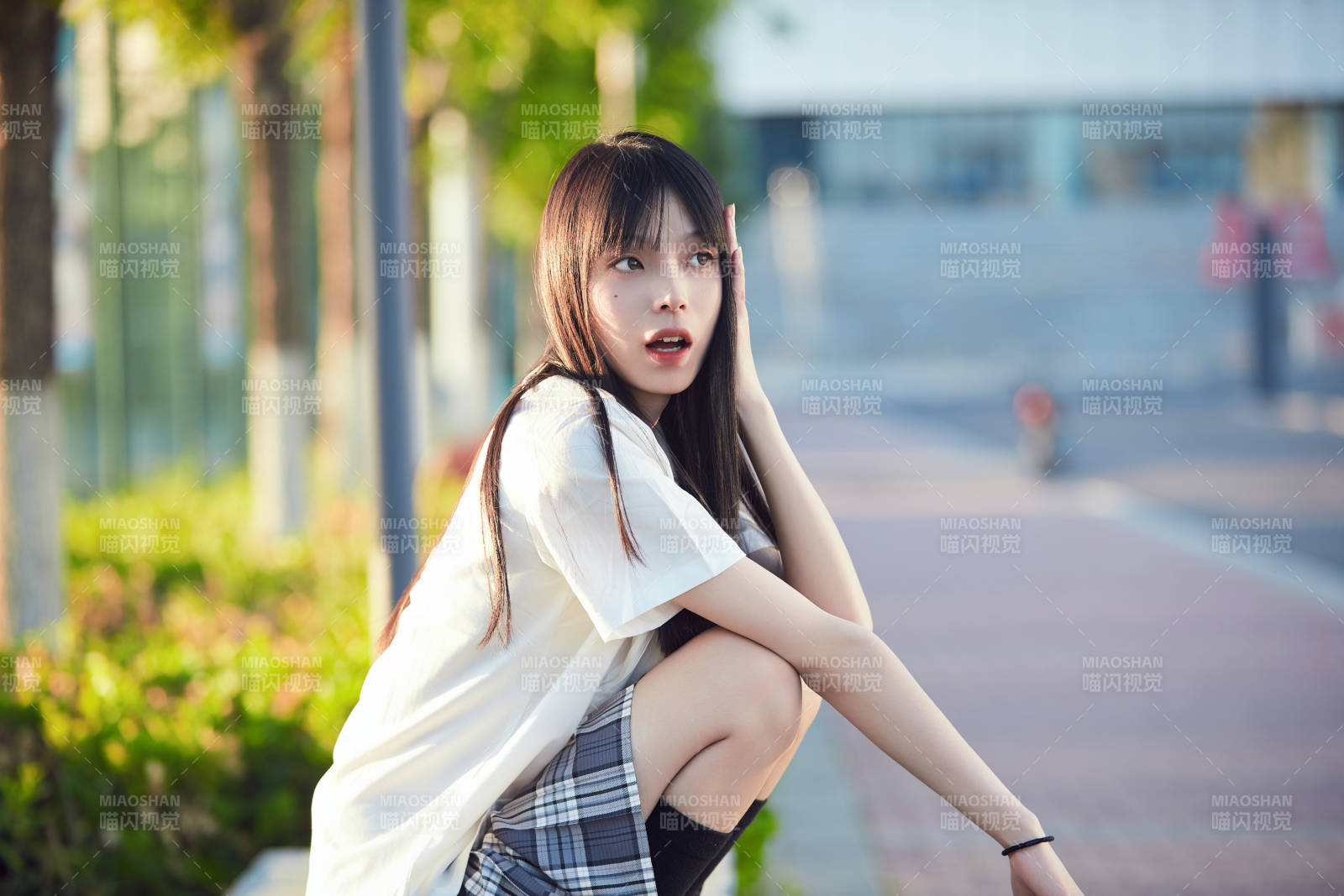 穿著日系JK制服的亞洲少女