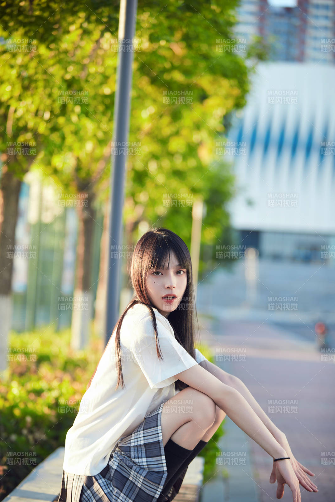 穿著日系JK制服的亞洲少女