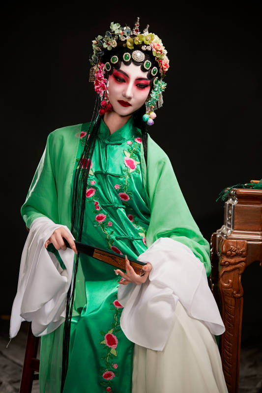 国粹戏曲京剧昆曲青衣旦角形象的中国少女