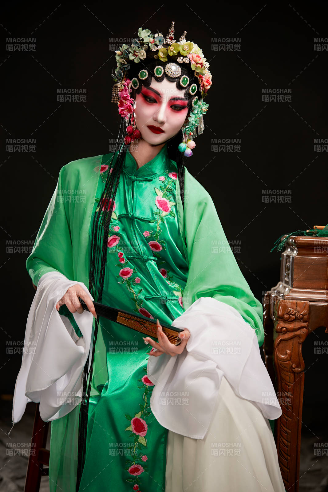 国粹戏曲京剧昆曲青衣旦角形象的中国少女