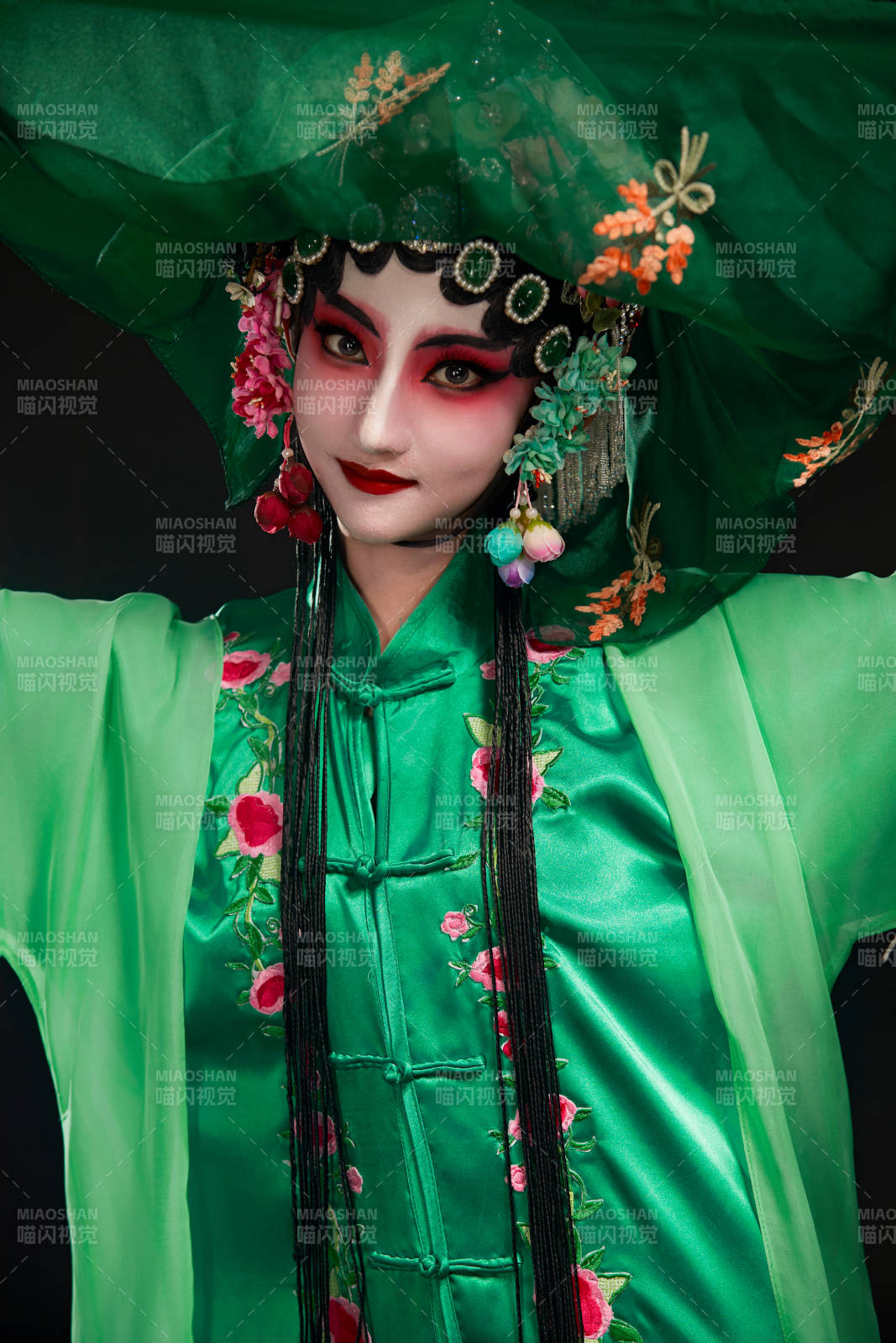 國粹戲曲京劇昆曲青衣旦角形象的中國少女