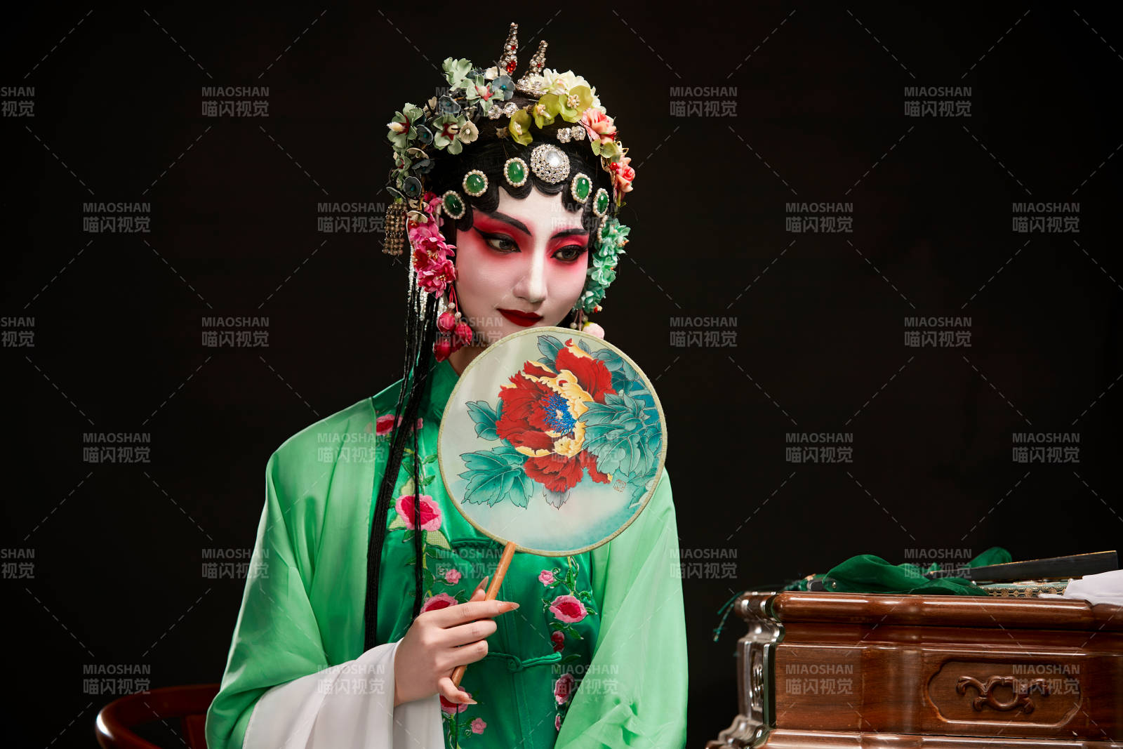 国粹戏曲京剧昆曲青衣旦角形象的中国少女