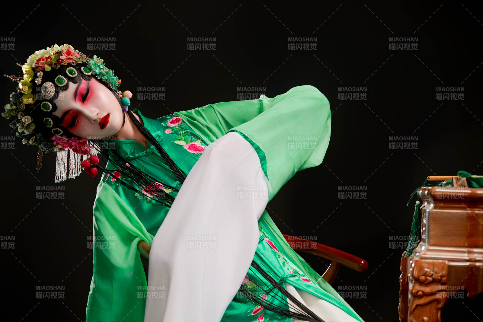 国粹戏曲京剧昆曲青衣旦角形象的中国少女