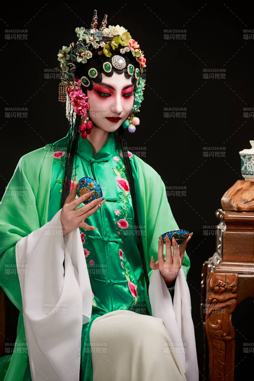 國粹戲曲京劇昆曲青衣旦角形象的中國少女