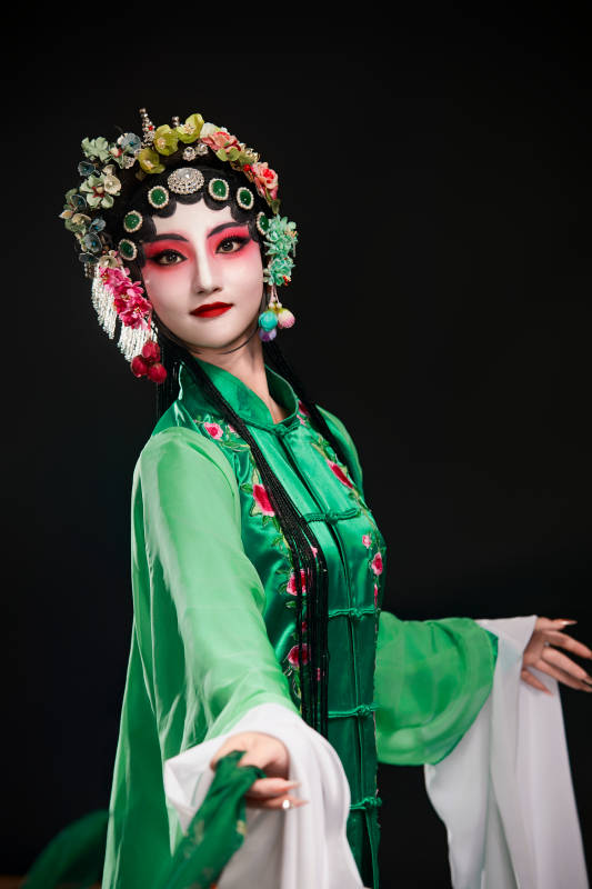 国粹戏曲京剧昆曲青衣旦角形象的中国少女