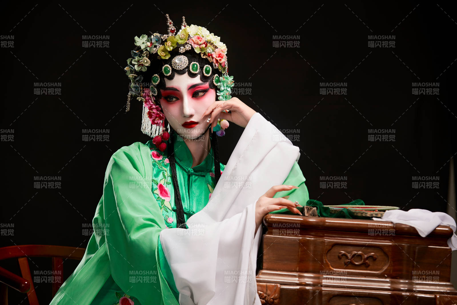 国粹戏曲京剧昆曲青衣旦角形象的中国少女图片