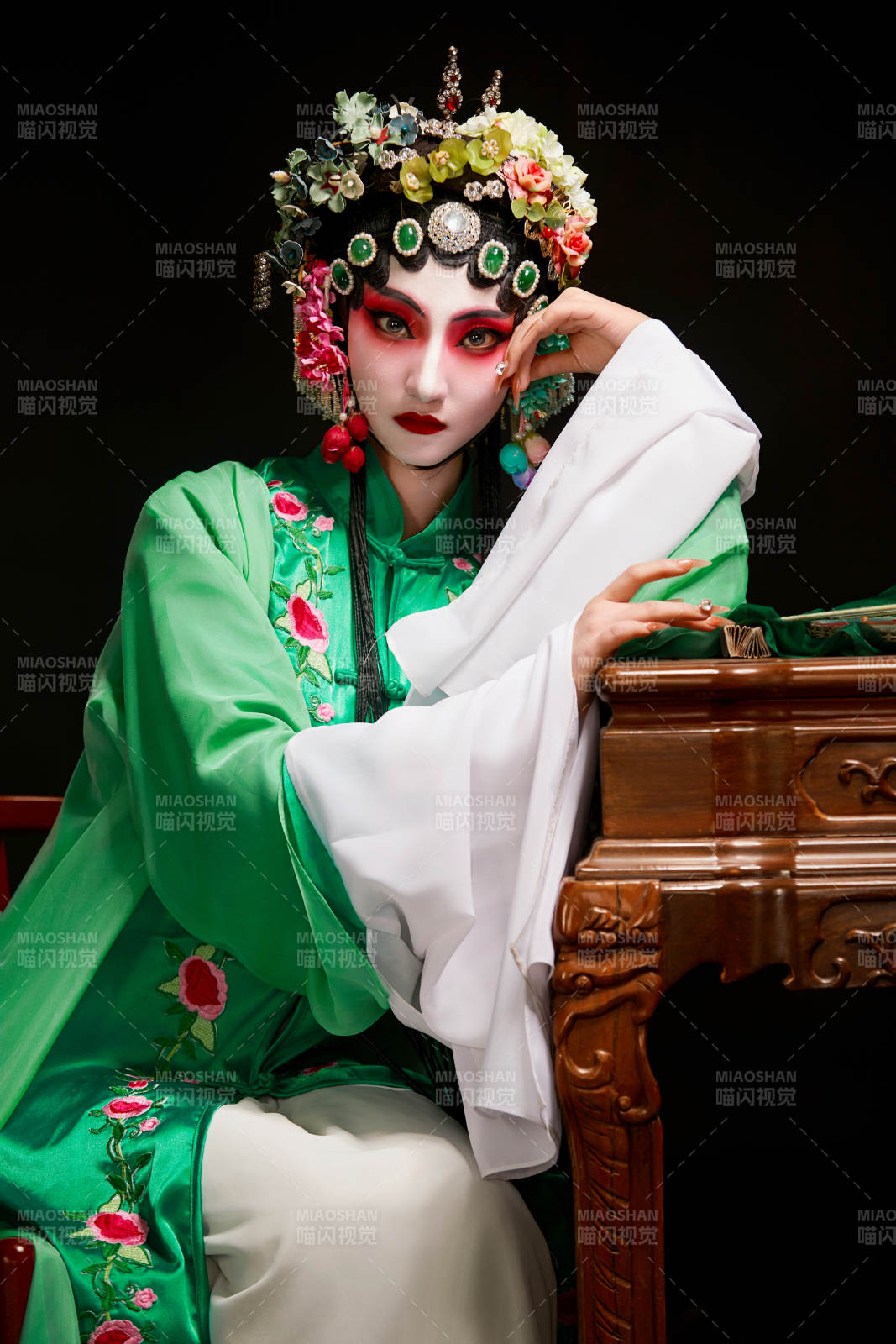 国粹戏曲京剧昆曲青衣旦角形象的中国少女