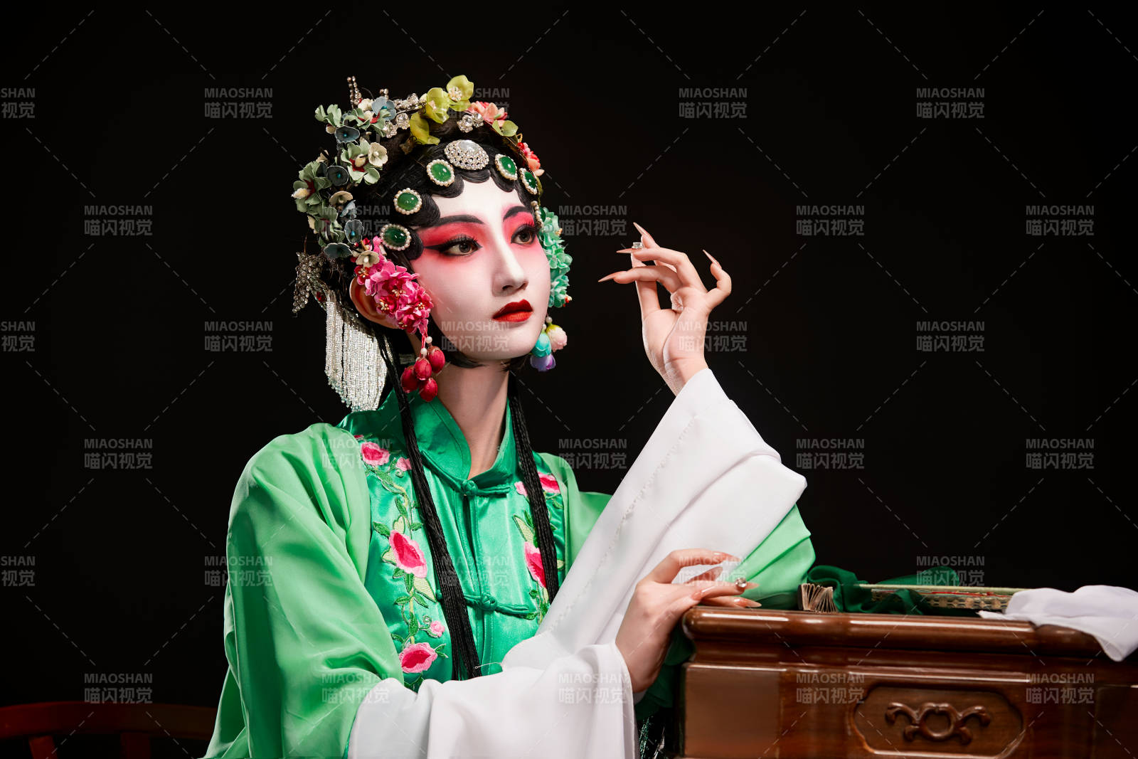 国粹戏曲京剧昆曲青衣旦角形象的中国少女图片