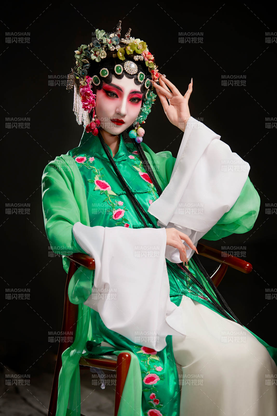 國粹戲曲京劇昆曲青衣旦角形象的中國少女