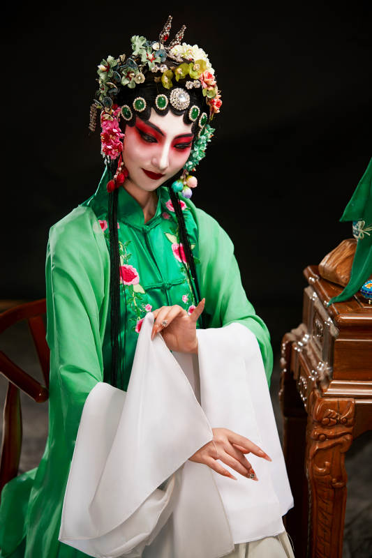 国粹戏曲京剧昆曲青衣旦角形象的中国少女