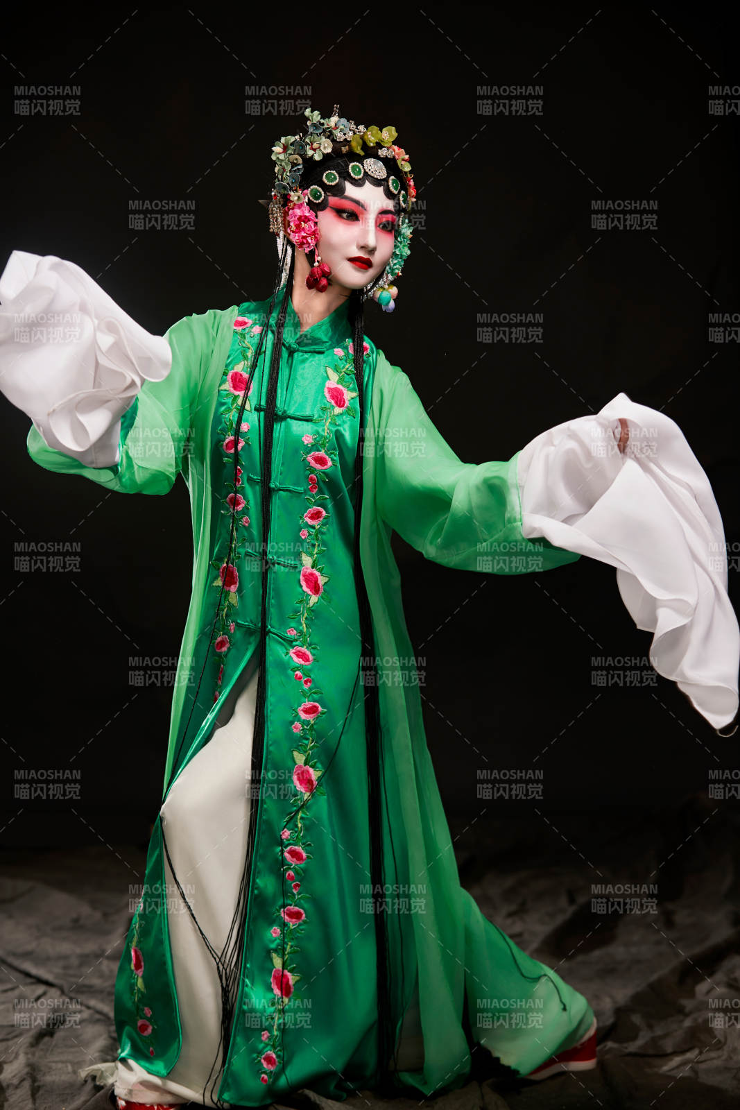 国粹戏曲京剧昆曲青衣旦角形象的中国少女